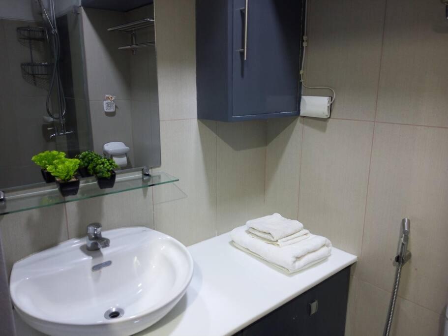 Casa Cintores Condo Near Picc With Free Parking Manila Exterior foto